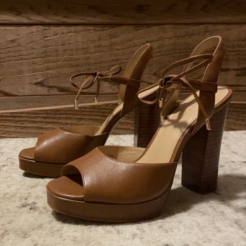 Sake fifth Ave heels SZ 7